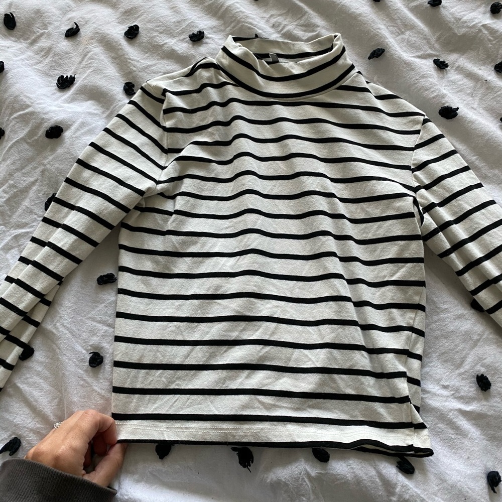 Long sleeve crop top never worn striped